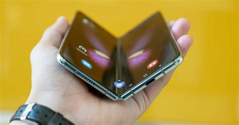 Pengaruh Foldable Phone Terhadap Industri Smartphone
